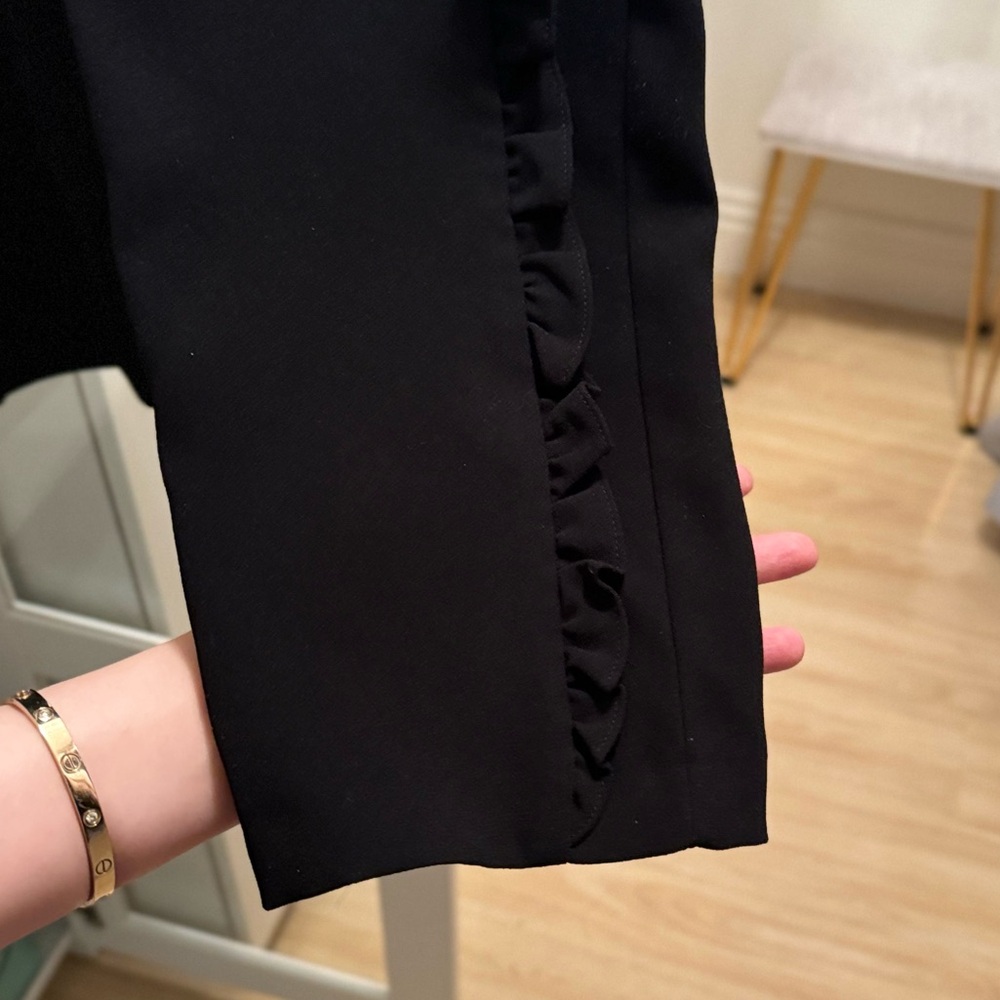Zara Ruffled Black Capri Pants - Picture 5 of 6